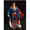 Image 2 : CAPTAIN MARVEL 3D COMIC STANDEE SUPERMAN