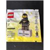 Image 1 : LEGO 2011 Bricktober Week #4 1984 Retro Astronaut Minifigure Magnet