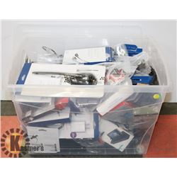 PLASTIC BIN OF COMPUTER/ELECTRONIC ACCESSORIES