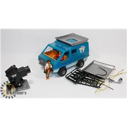 VINTAGE FISHER PRICE 1977 MOBILE VAN TV