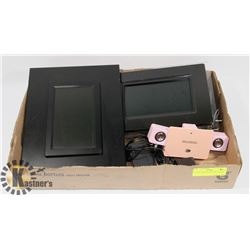 LOT OF 2 DIGITAL PICTURE FRAMES