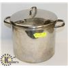 Image 1 : STAINLESS STEEL POT.