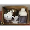 Image 1 : BOX WITH BRAUN JUICER, BRITA WATER FILTER, DISHES,