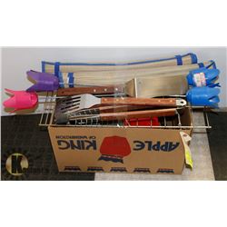 LOT OF ASSORTING CAMPING ITEMS INCL DRINK HOLDERS,