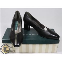 NATURALIZER LYNDA BLACK 6.5