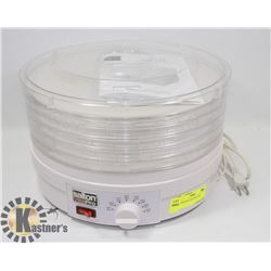 SALTON FOOD DEHYDRATOR.