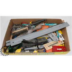 FLAT OF ASSORTED ESTATE TOOLS
