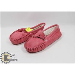 PINK SLIPPERS KIDS SZ 12