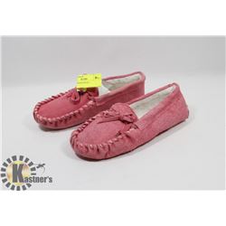 PINK SLIPPERS KIDS SZ 3