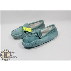 BLUE  SLIPPERS KIDS SZ 12