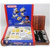 Image 1 : MECCANO BUILDING SET WITH EXTRAS.