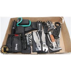 FLAT OF VARIOUS POCKET KNIVES