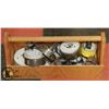 Image 1 : WOOD TOOL BOX WITH ASSORTED HOLE SAW CUTTERS
