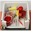 Image 1 : LOT OF KITCHEN MISC