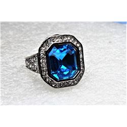 7)  OCTAGONAL CUT NATURAL BLUE TOPAZ