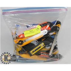BAG OF UTILITY KNIVES