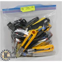 BAG OF UTILITY KNIVES