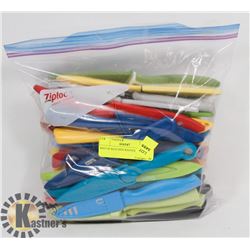 BAG OF KITCHEN KNIVES