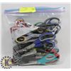 Image 1 : BAG OF SCISSORS