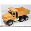 Image 1 : ERTL MCCLINTON ANCHOR DIE CAST DUMP TRUCK.