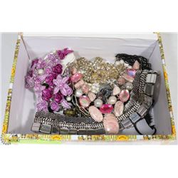 CIGAR BOX OF ASSORTED COSTUME JEWELLERY