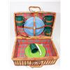 Image 1 : PICNIC BASKET WITH CONTENTS