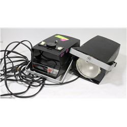 2 PHOTOGRAPHY LIGHTS.