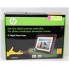 Image 1 : HP 8" DIGITAL PICTURE FRAME WITH REMOTE