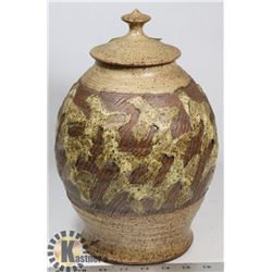 VASE/URN WITH LID