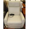 Image 1 : OFF WHITE ELECTRIC LEATHERETTE RECLINER.