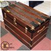 Image 1 : LARGE VINTAGE WOOD & BRASS STEAMER TRUNK -