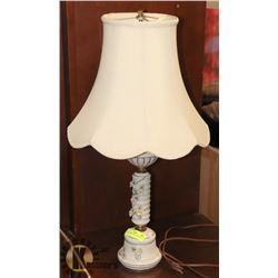 FLORAL TABLE LAMP WITH SHADE