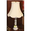 Image 1 : FLORAL TABLE LAMP WITH SHADE