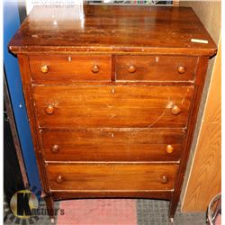 VINTAGE WOOD DRESSER (32.5"X21"X45.5").