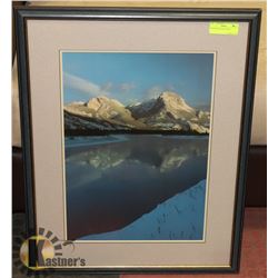 MOUNTAIN SCENERY PRINT.