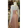 Image 3 : LADIES MANNEQUIN WITH ANTIQUE DRESS