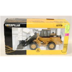 CAT IT18F WHEEL LOADER METAL DIE CAST MODEL.