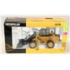 Image 1 : CAT IT18F WHEEL LOADER METAL DIE CAST MODEL.