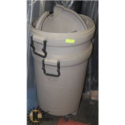 PAIR OF 45 GALLON RUBBERMAID WATER/GARBAGE