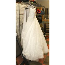 PRONOVIAS WHITE WEDDING DRESS