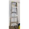 Image 1 : ALUMINUM STEP LADDER