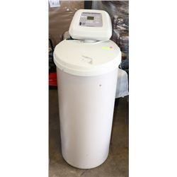 WATER SOFTENER LEAUMIRACLE WATER-NOT USED- MW-25