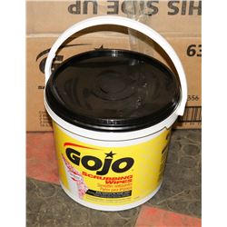 CASE WITH 2 BUCKETS GOJO SCRUBBING WIPES