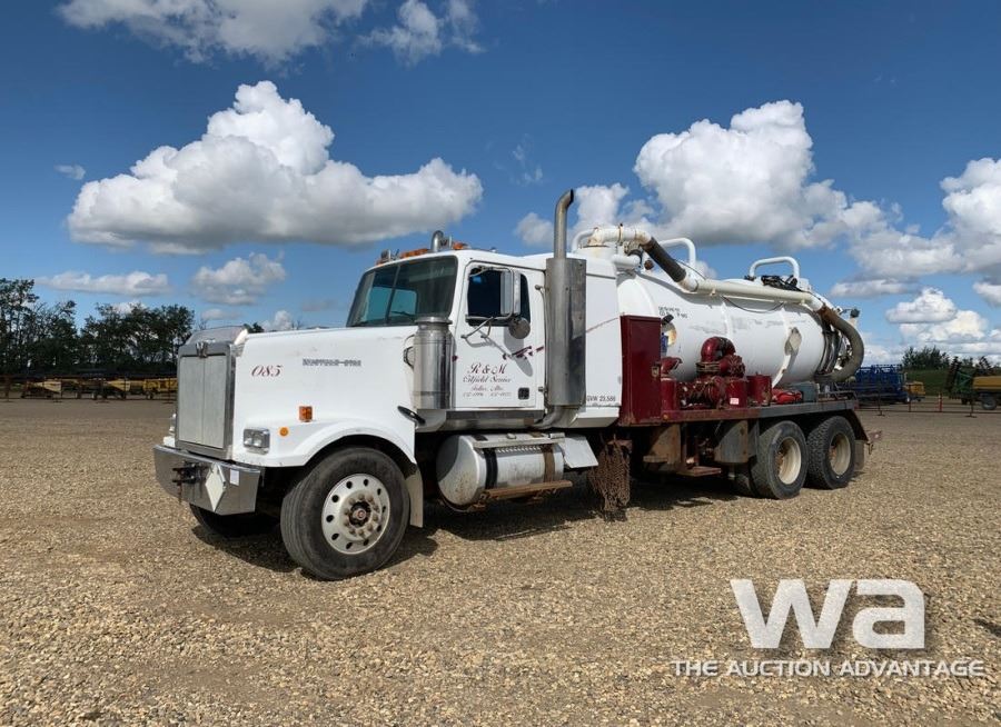 1999 WESTERN STAR 4964FX T/A VAC TRUCK - Weaver Bros. Auctions Ltd.