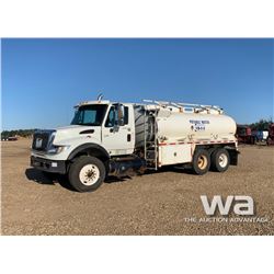 2003 IHC 7600 T/A WATER TRUCK