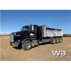 2009 KENWORTH T800 TRI DRIVE DUMP TRUCK