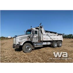 1994 KENWORTH T800 T/A DUMP TRUCK
