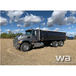 2005 MACK GRANITE CV713 T/A GRAIN TRUCK