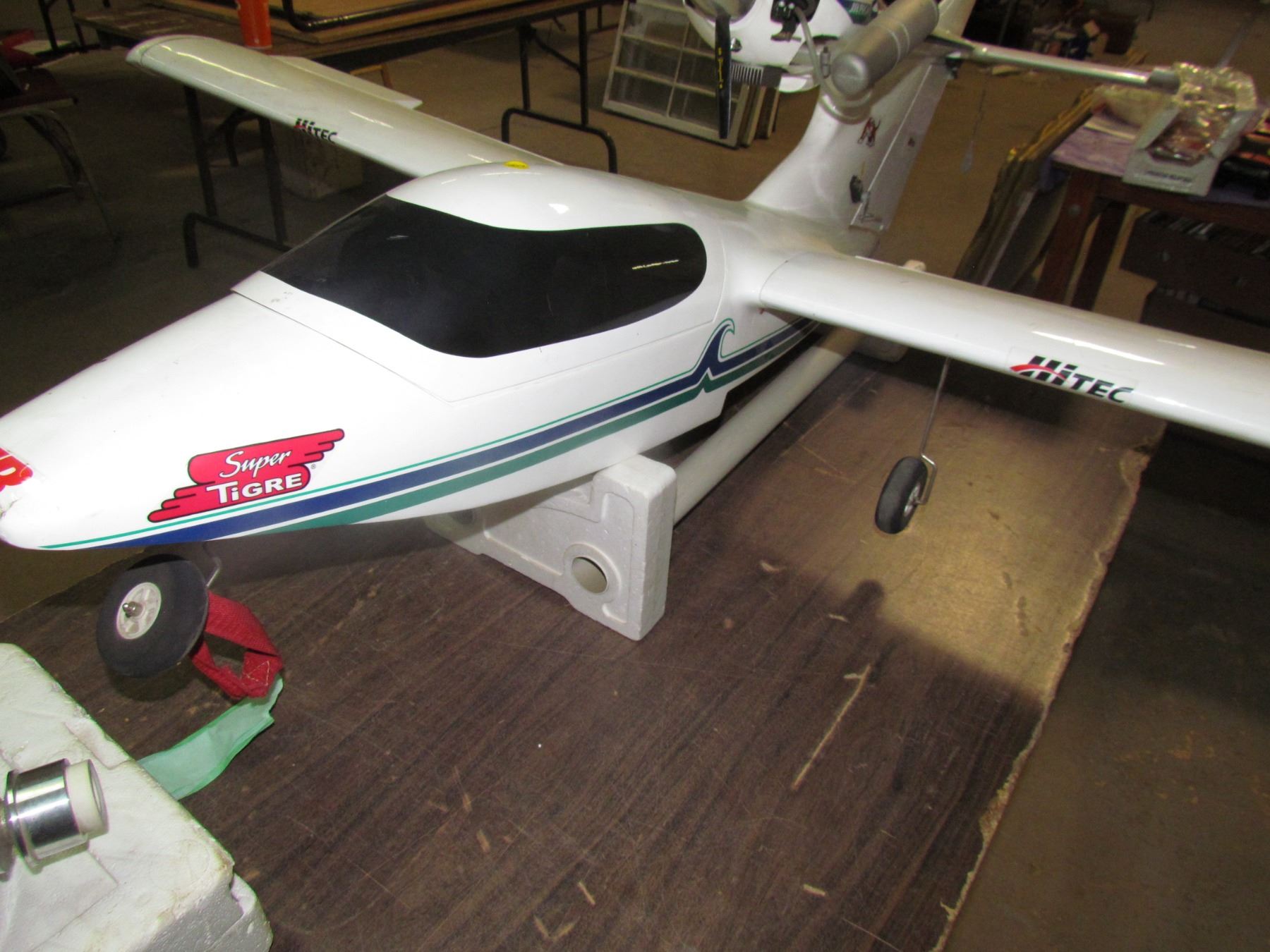 REMOTE CONTROL AIRPLANE (SEA WING) 71" WING SPAN C/W MANUAL