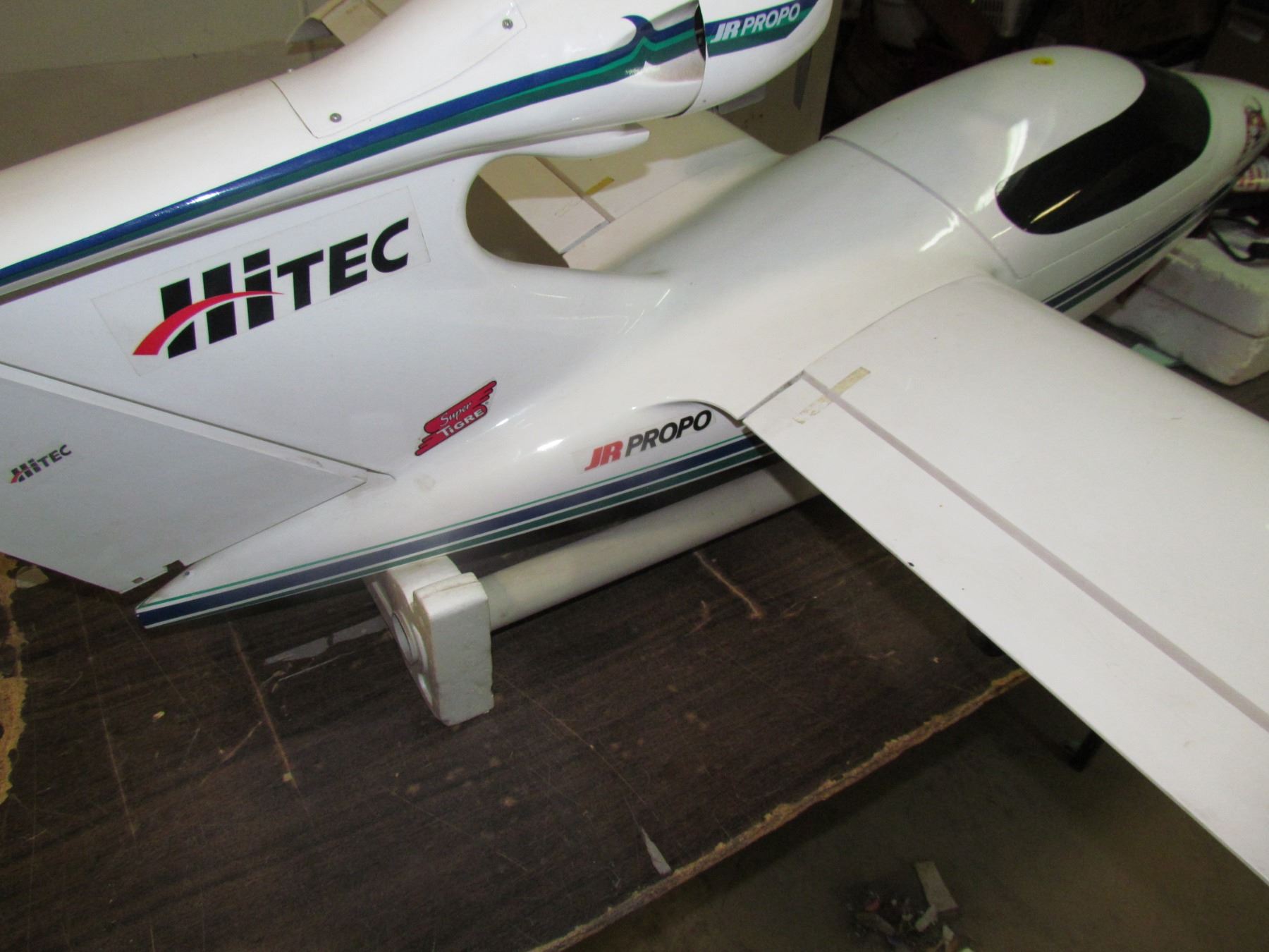 REMOTE CONTROL AIRPLANE (SEA WING) 71" WING SPAN C/W MANUAL